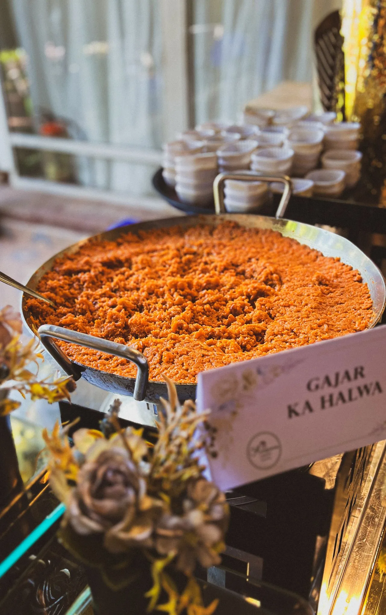 Live gajar ka halwa counter in a kadhai at an Indian buffet (illustrative photo)